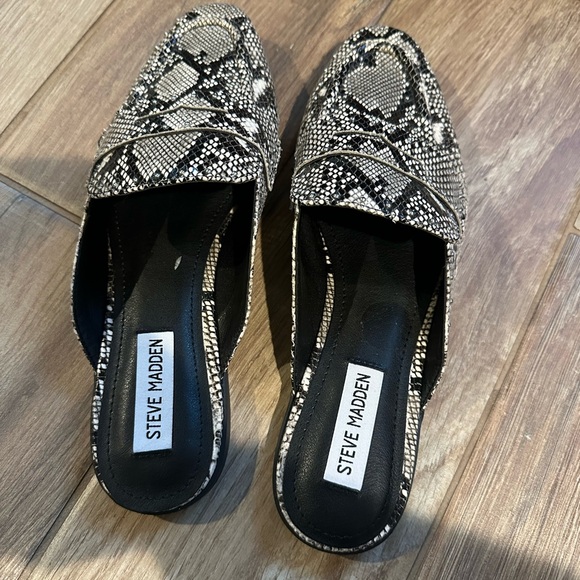 Steve Madden Snake Print Mules in Black and White - Picture 2 of 3